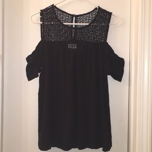 🚨 LAST CHANCE🚨Old Navy off the shoulder blouse